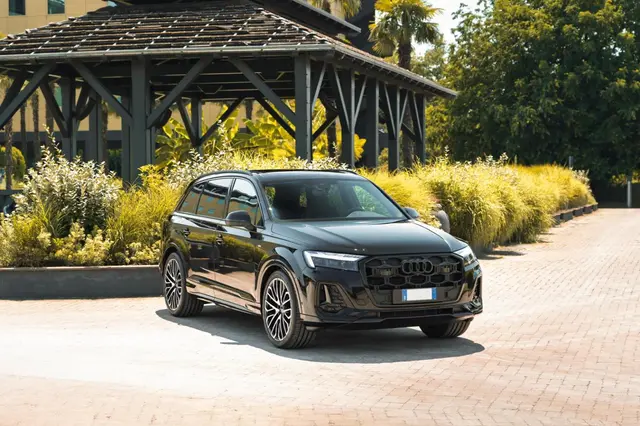 Audi Q7 50 TDI S-Line Edition 2025 — Sports Car Rental Germany, Germany