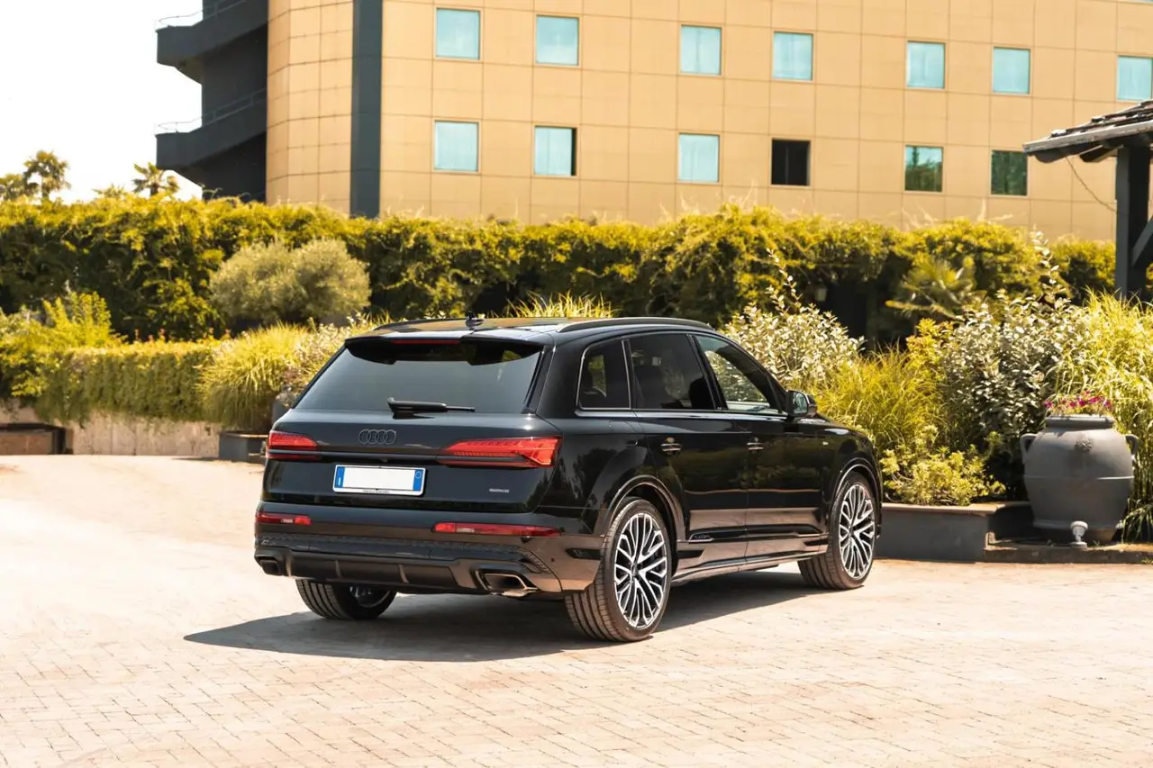 Audi Q7 50 TDI S-Line Edition 2025, dashboard — Sports Car Rental Germany, Germany. Seven seats ready for long autobahn family transfers