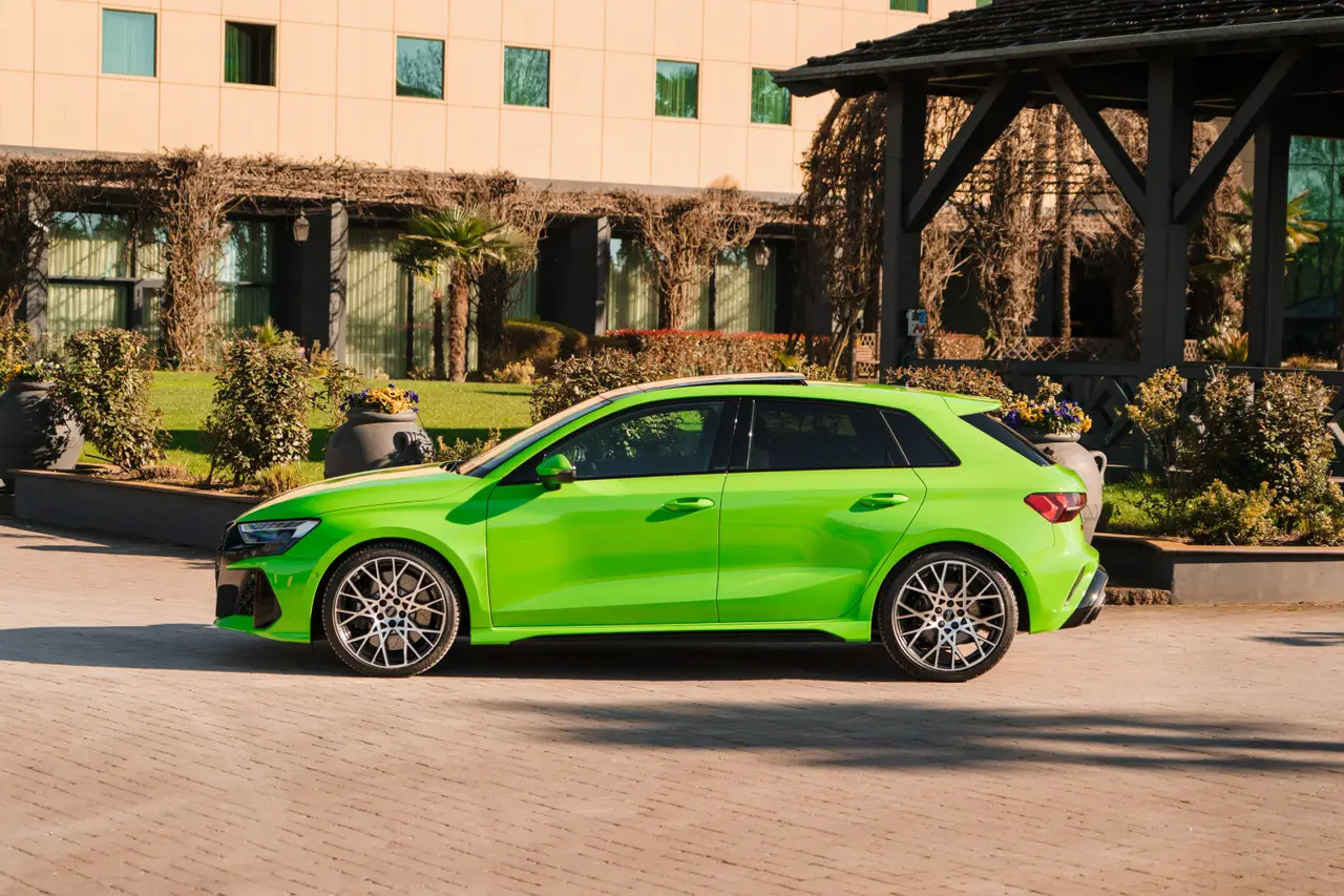 Audi RS3 Restyling 2025, Frontansicht — Sports Car Rental Germany, Germany. Kurvenreiche Alpenpässe, präzise gemeistert in Bestzeit