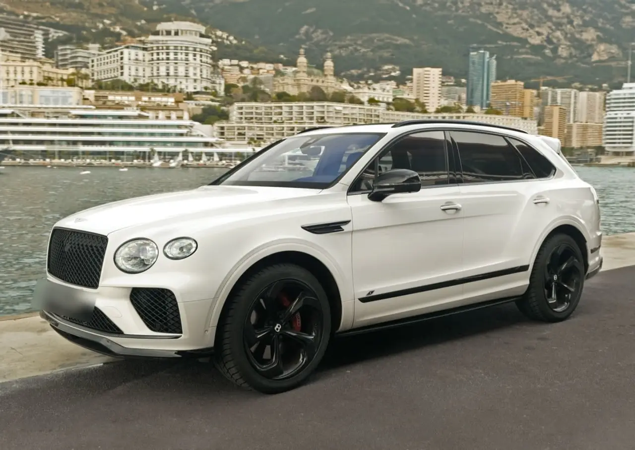 Bentley Bentayga V8-S 2024, vista frontale — Sports Car Rental Germany, Germany. Comfort per lunghi transfer e famiglie in viaggio