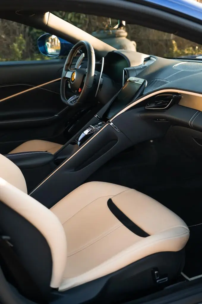 Ferrari Roma 2025, Außenansicht — Sports Car Rental Germany, Germany. Kurvenreiche Passstraßen, sanftes Cabrio-Gleiten am Abend