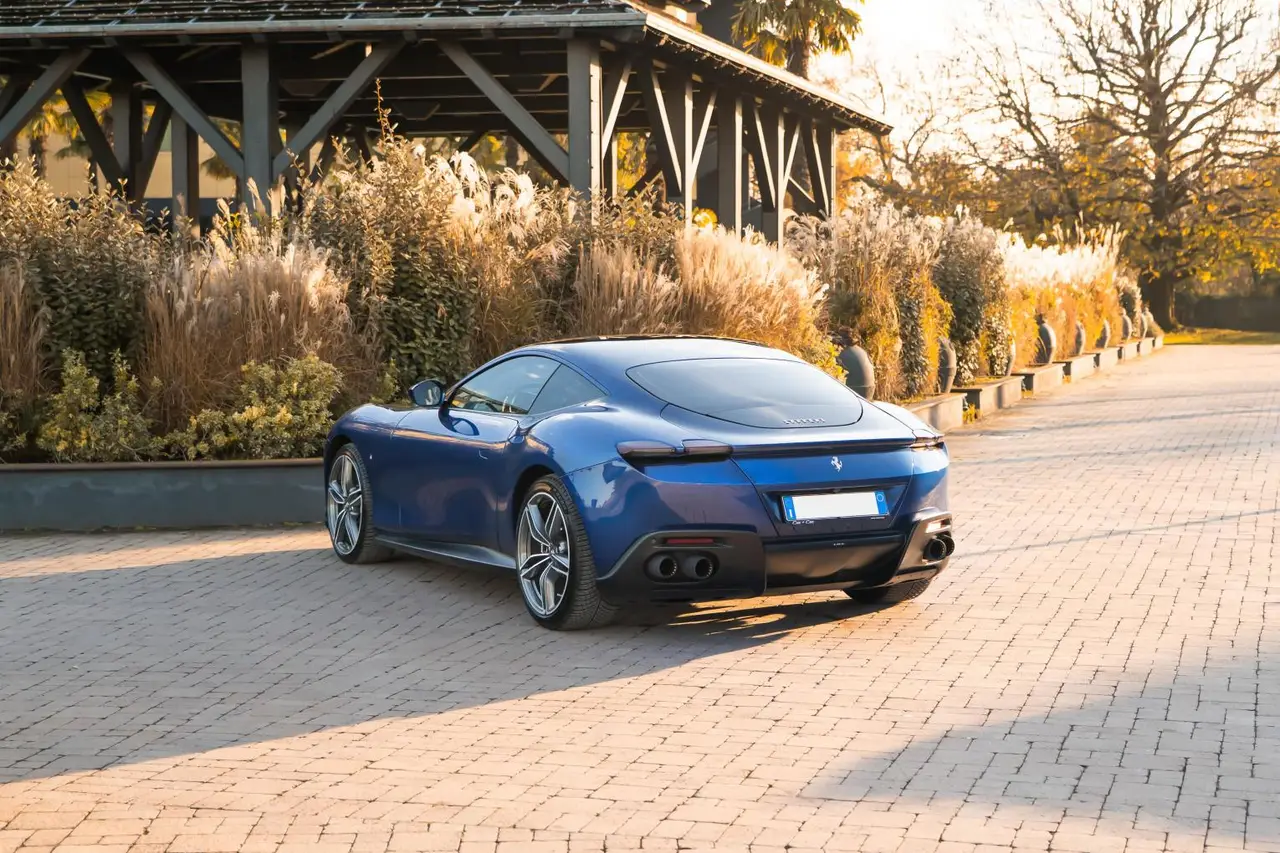 Ferrari Roma 2025, Innenraum — Sports Car Rental Germany, Germany. Kurvenreiche Passstraßen, sanftes Cabrio-Gleiten am Abend