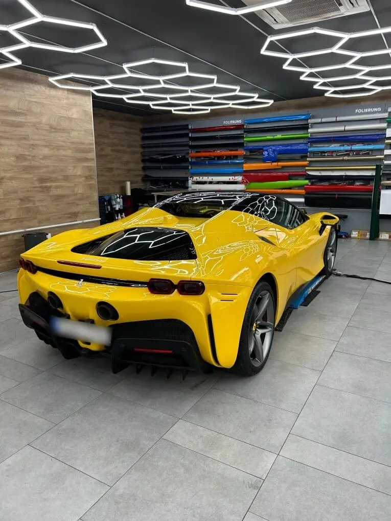 Ferrari SF90 Spider 2024, Heckansicht — Sports Car Rental Germany, Germany. 986 PS für Pässe, Kurven und stille Landstraßen