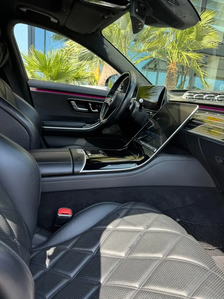 Maybach S580 2023, внешний вид — Sports Car Rental Germany, Germany. Тихий салон для встречи важных гостей аэропорта