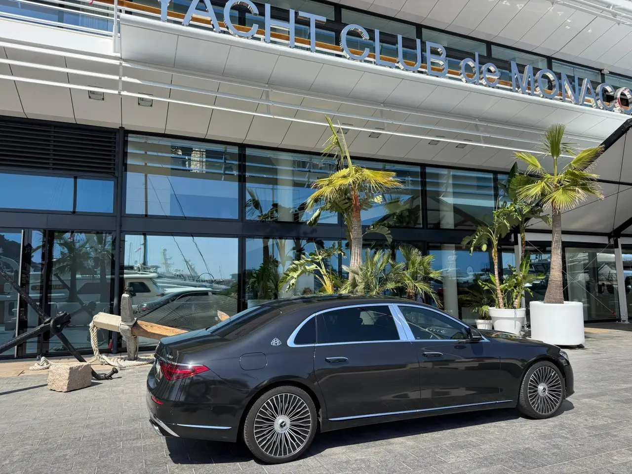 Maybach S580 2023, вид спереди — Sports Car Rental Germany, Germany. Тихий салон для встречи важных гостей аэропорта
