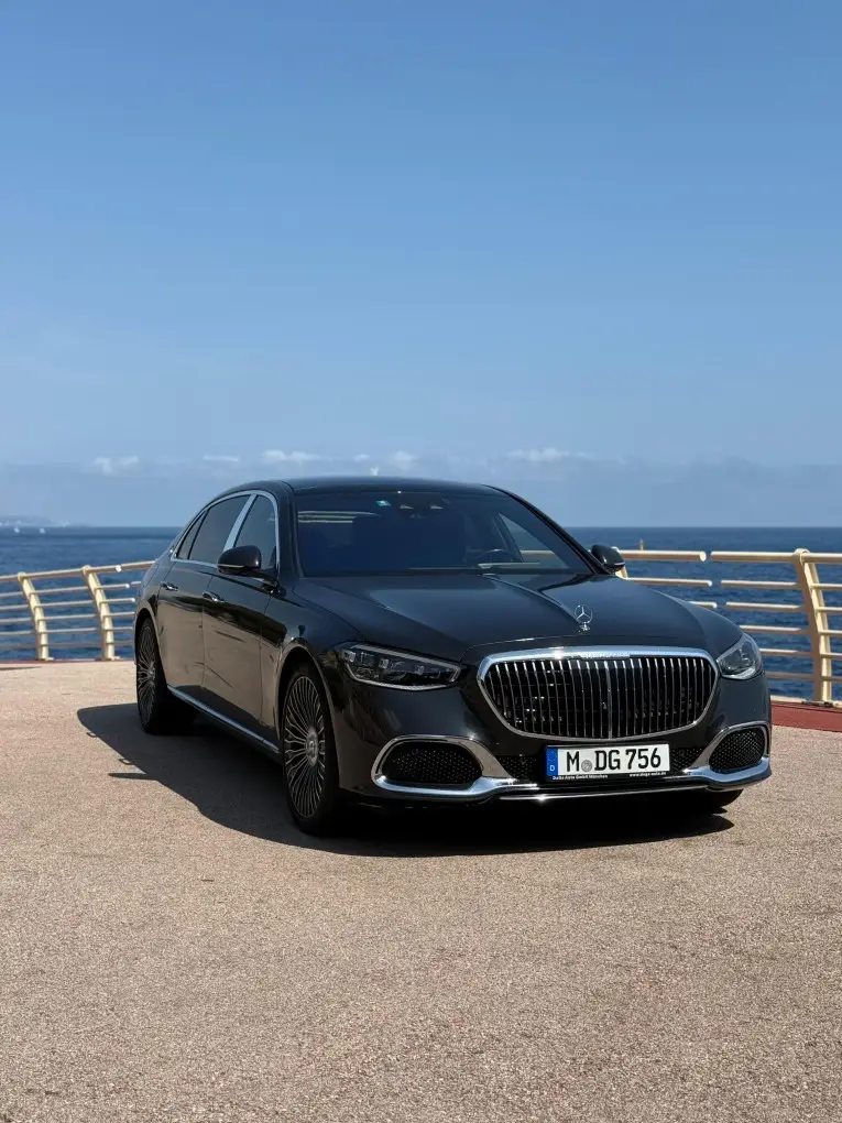 Maybach S580 2023, вид сзади — Sports Car Rental Germany, Germany. Тихий салон для встречи важных гостей аэропорта