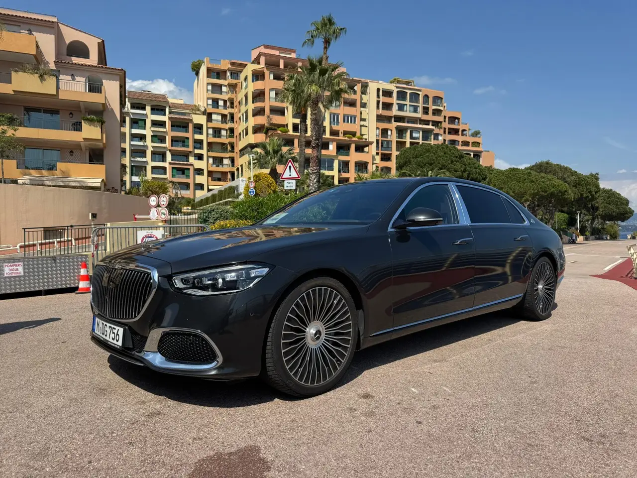 Maybach S580 2023, приборная панель — Sports Car Rental Germany, Germany. Тихий салон для встречи важных гостей аэропорта