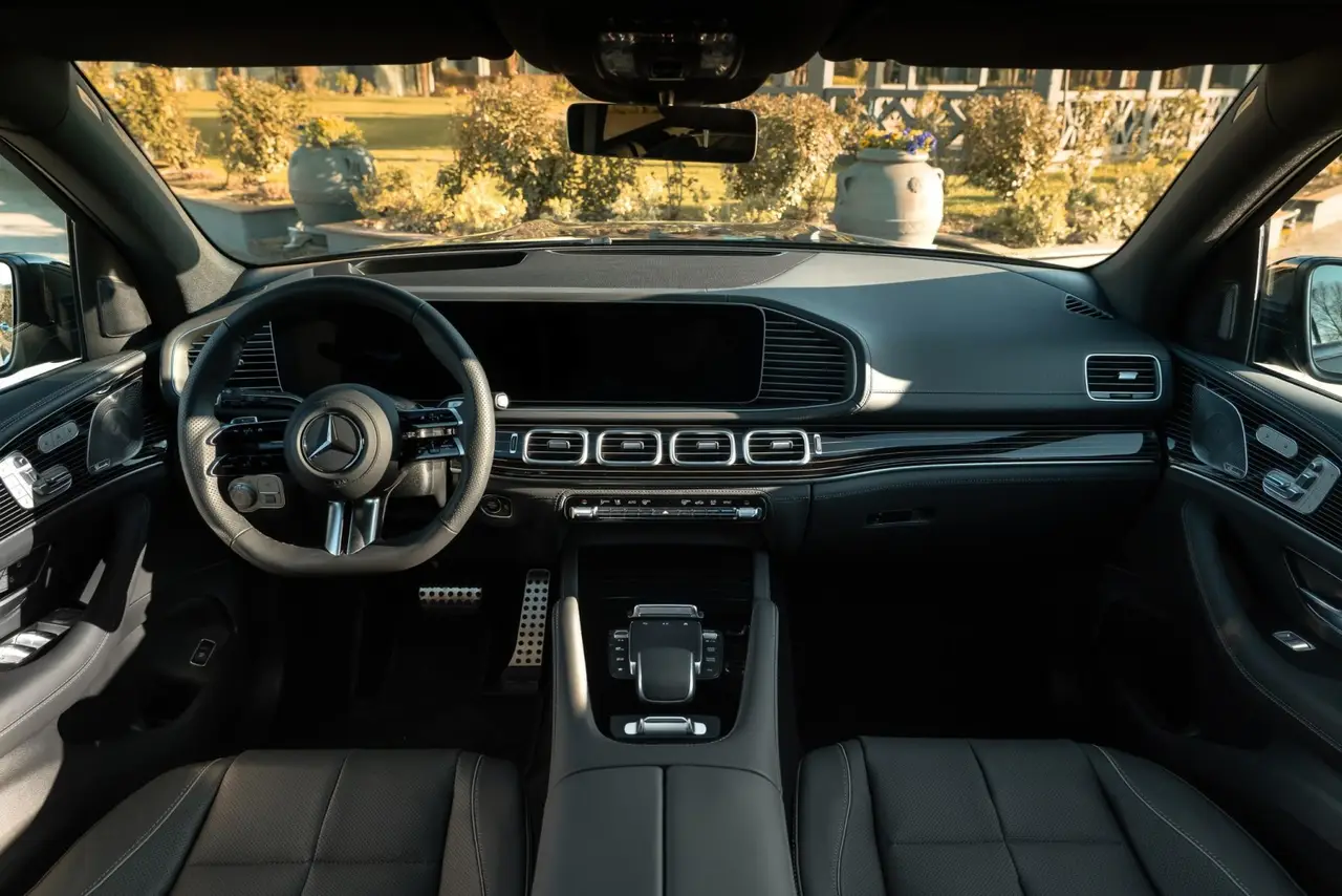 Mercedes Benz GLS-klasse 350 D Exclusive 7 Posti 2025, exterior — Sports Car Rental Germany, Germany. Seven seats, smooth miles, effortless family touring