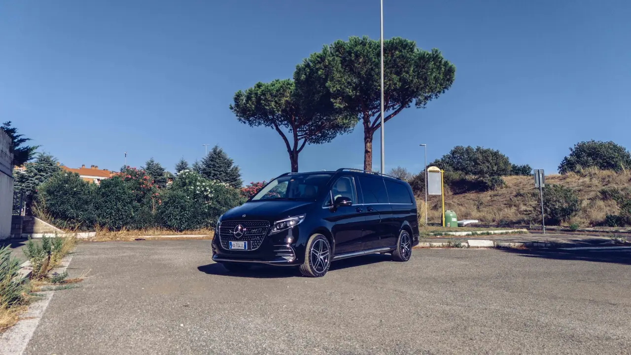 Mercedes Benz V300 4x4 XL VIP (Captain, 7 seat) 2025 — Sports Car Rental Germany, Germany. Discreet Chauffeured Comfort For Executive Airport Transfers
