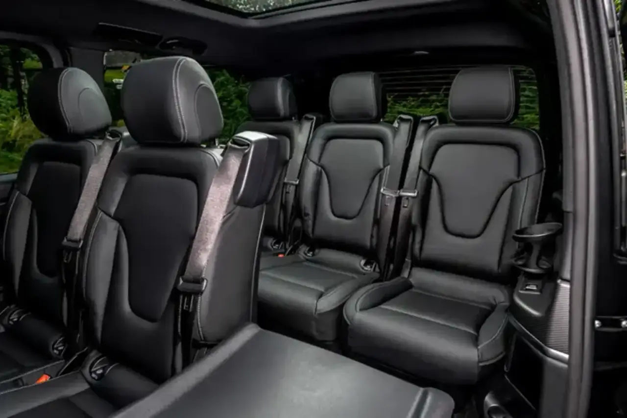Mercedes Benz V300 8 seats 2025, Außenansicht — Sports Car Rental Germany, Germany. Platz für acht, Komfort auf jedem Firmentransfer
