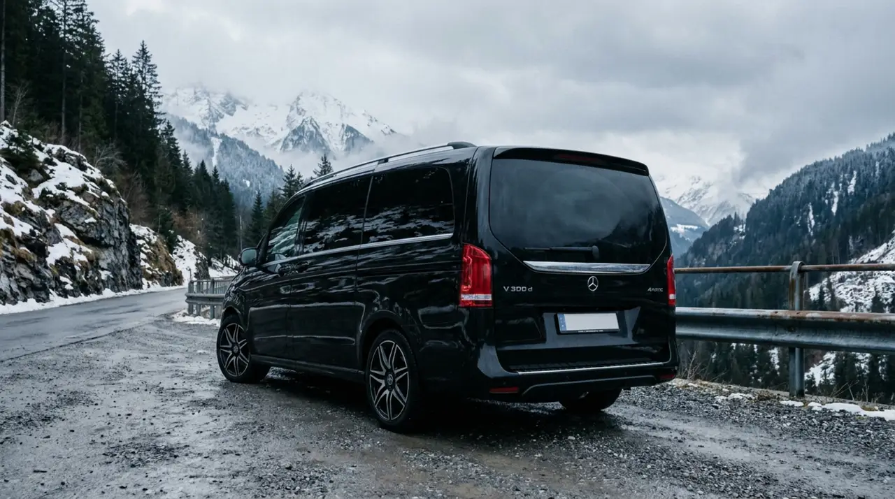 Mercedes Benz V300 8 seats 2025, Frontansicht — Sports Car Rental Germany, Germany. Platz für acht, Komfort auf jedem Firmentransfer
