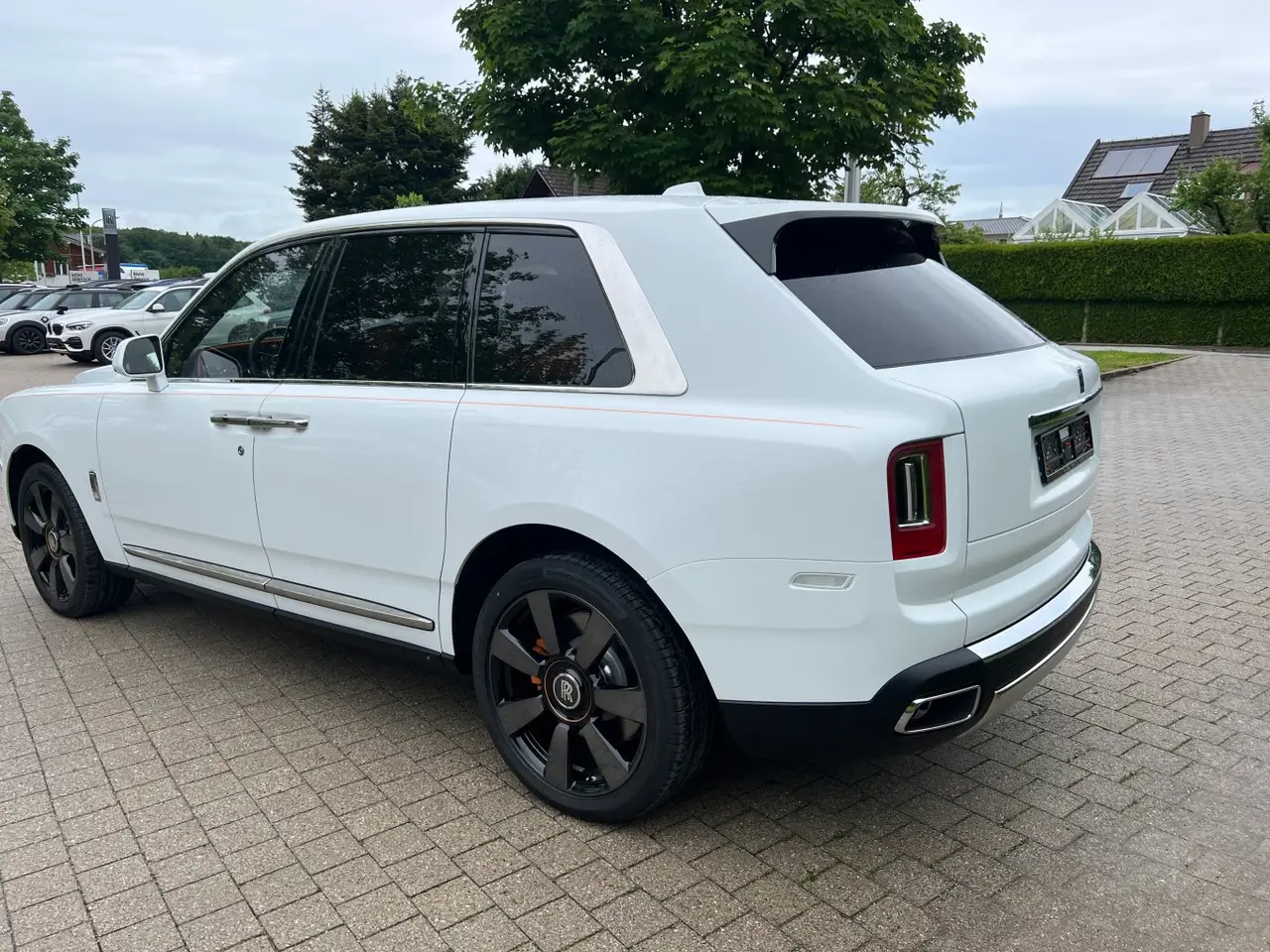 Rolls-Royce Cullinan 2022, профиль — Sports Car Rental Germany, Germany. Тихий комфорт для трансфера из аэропорта в отель