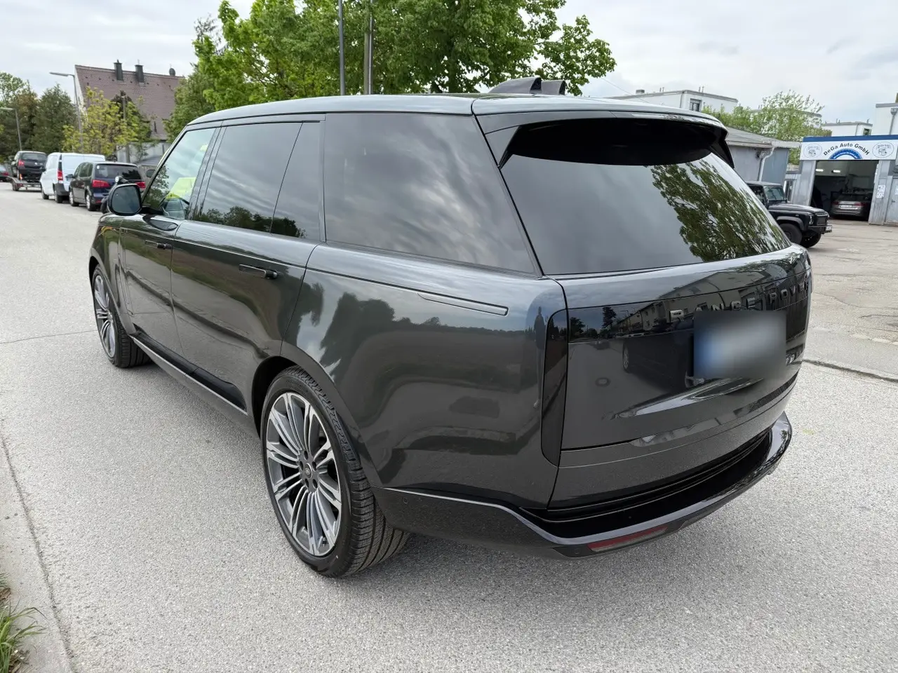 Rover Range Rover Autobiografy D350 7s 2025 — Sports Car Rental Germany, Germany. Seven seats, quiet power, every mile composed