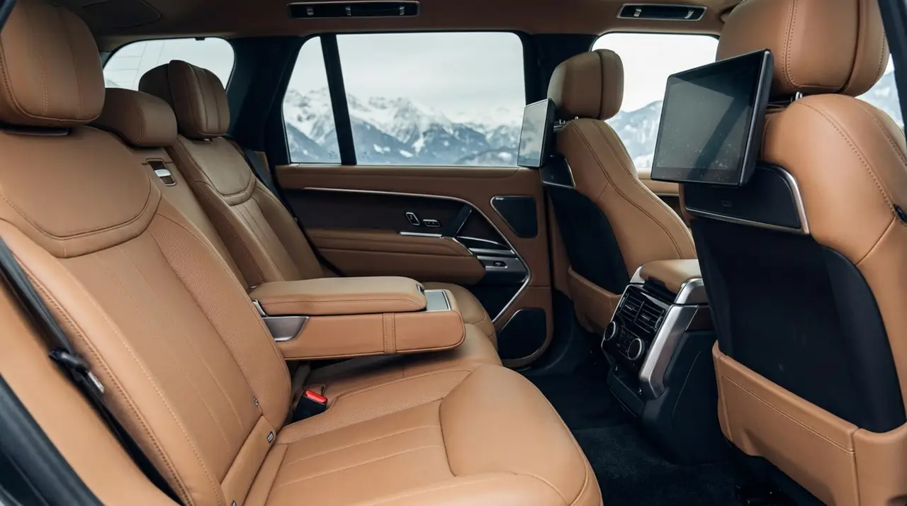 Rover Range Rover Autobiography P530 2026, dashboard — Sports Car Rental Germany, Germany. Effortless comfort for long-distance touring and quiet arrivals