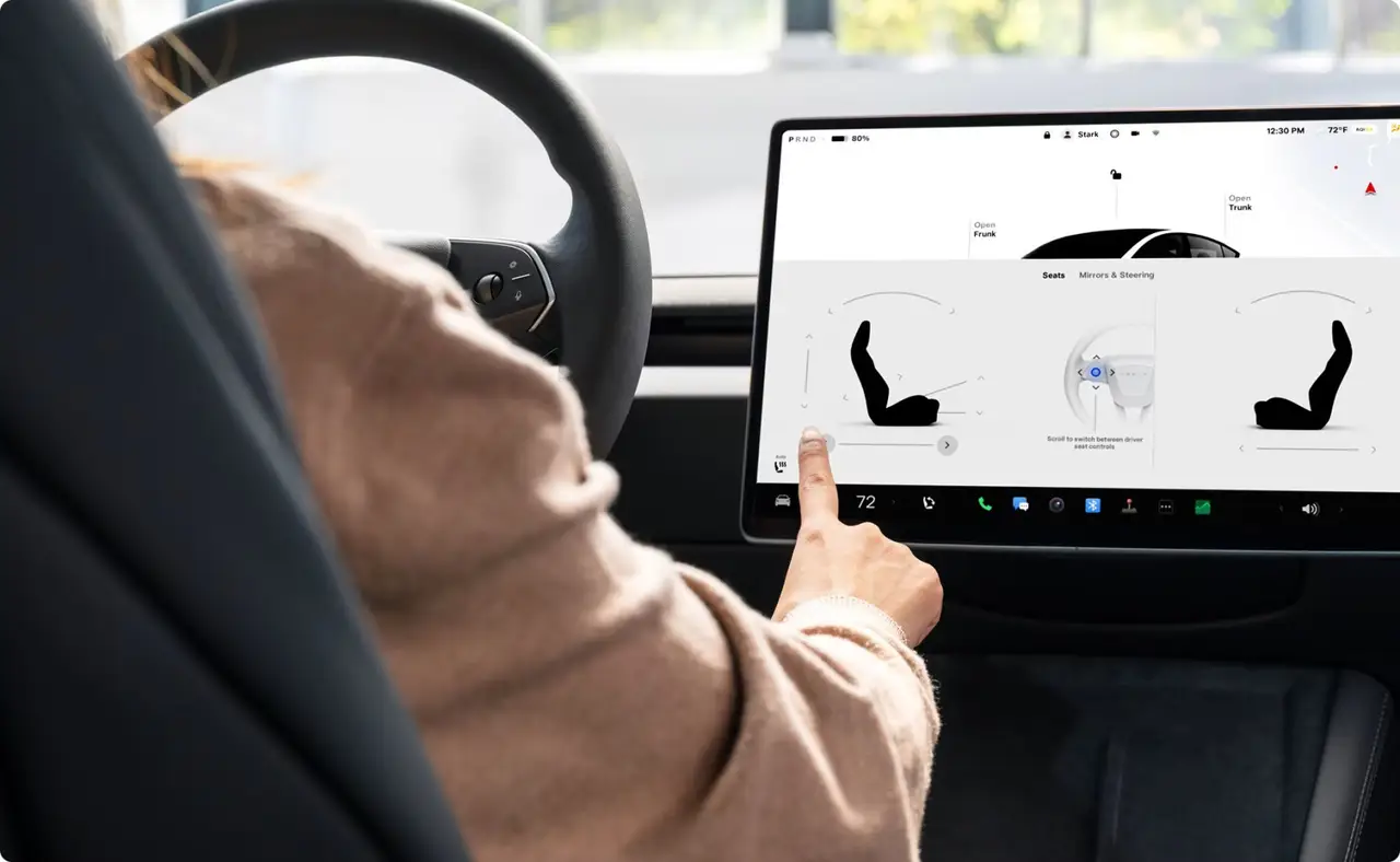 Tesla Model 3 Performance 2026, Heckansicht — Sports Car Rental Germany, Germany. Lautlos beschleunigen auf der Landstraße nach Feierabend