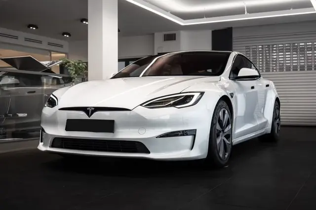 Tesla Model S Plaid 2025